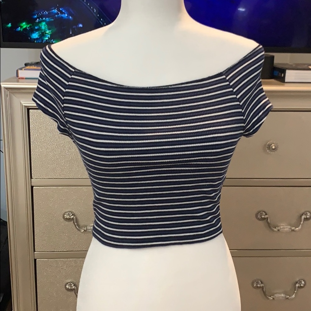 Brandy Melville cropped tee